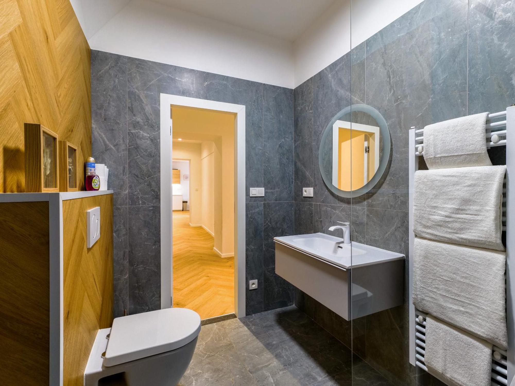 Hviezdoslavova Apartments, Trnava Centre, Parking Available מראה חיצוני תמונה