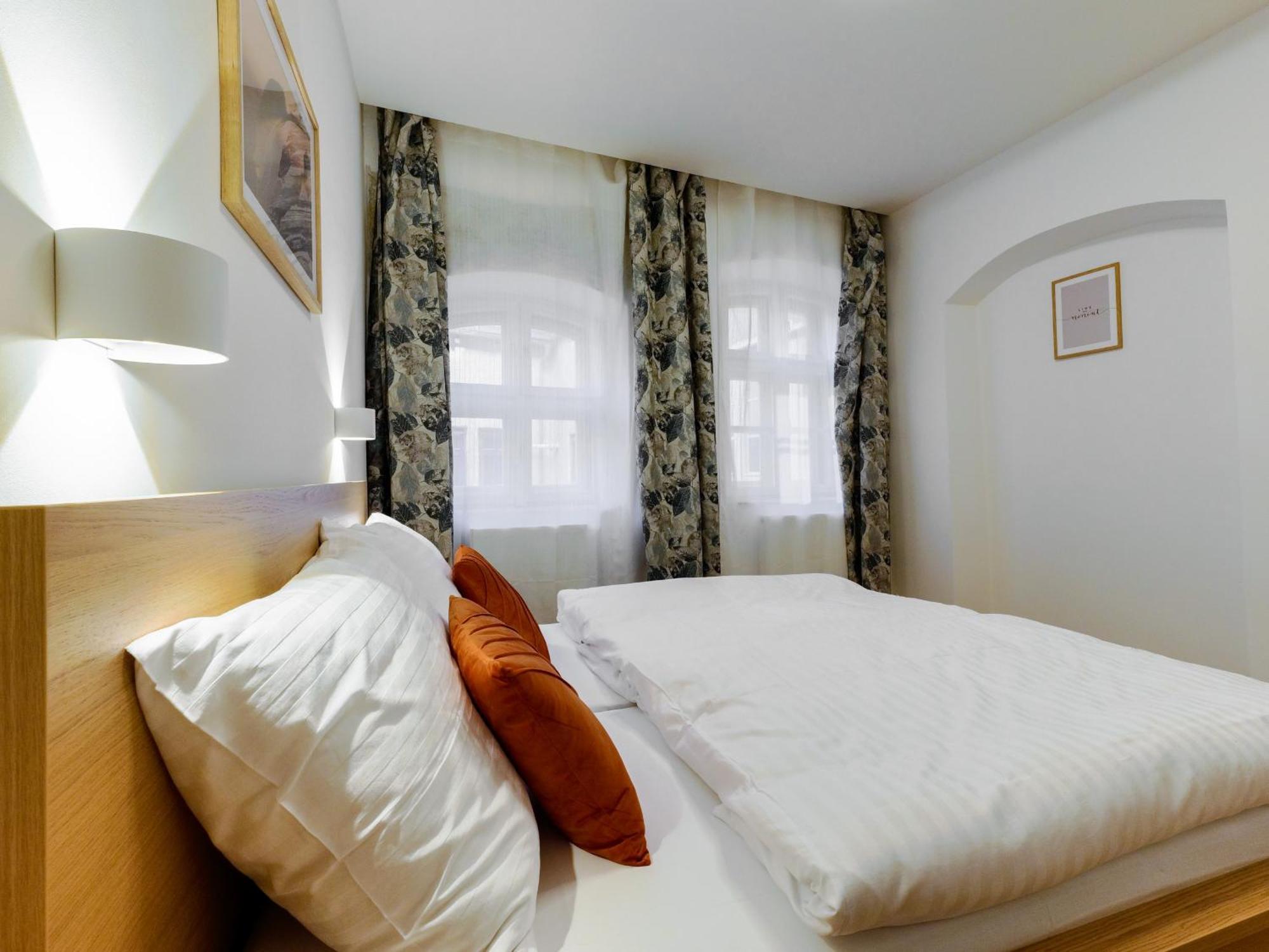 Hviezdoslavova Apartments, Trnava Centre, Parking Available מראה חיצוני תמונה
