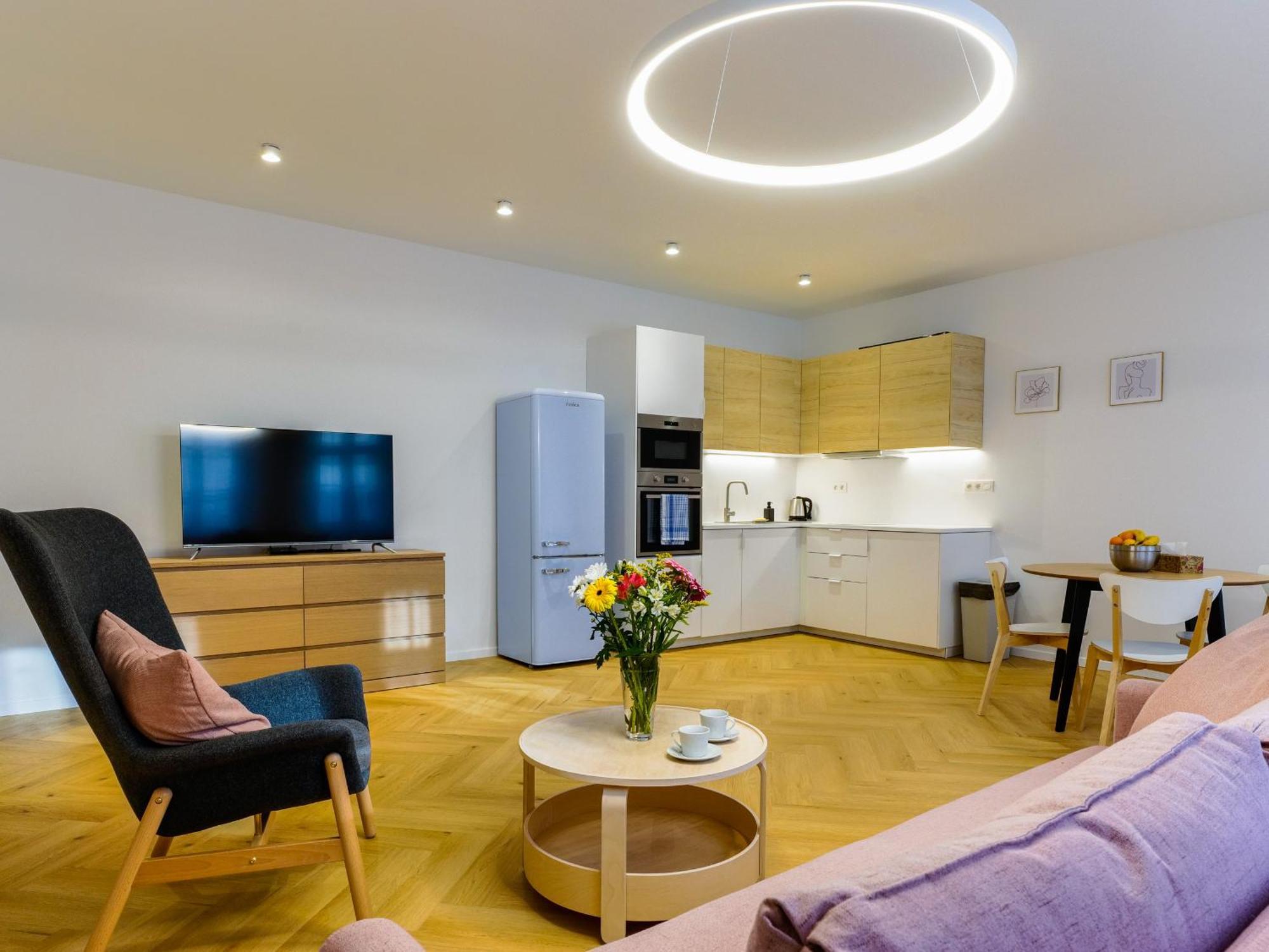 Hviezdoslavova Apartments, Trnava Centre, Parking Available מראה חיצוני תמונה