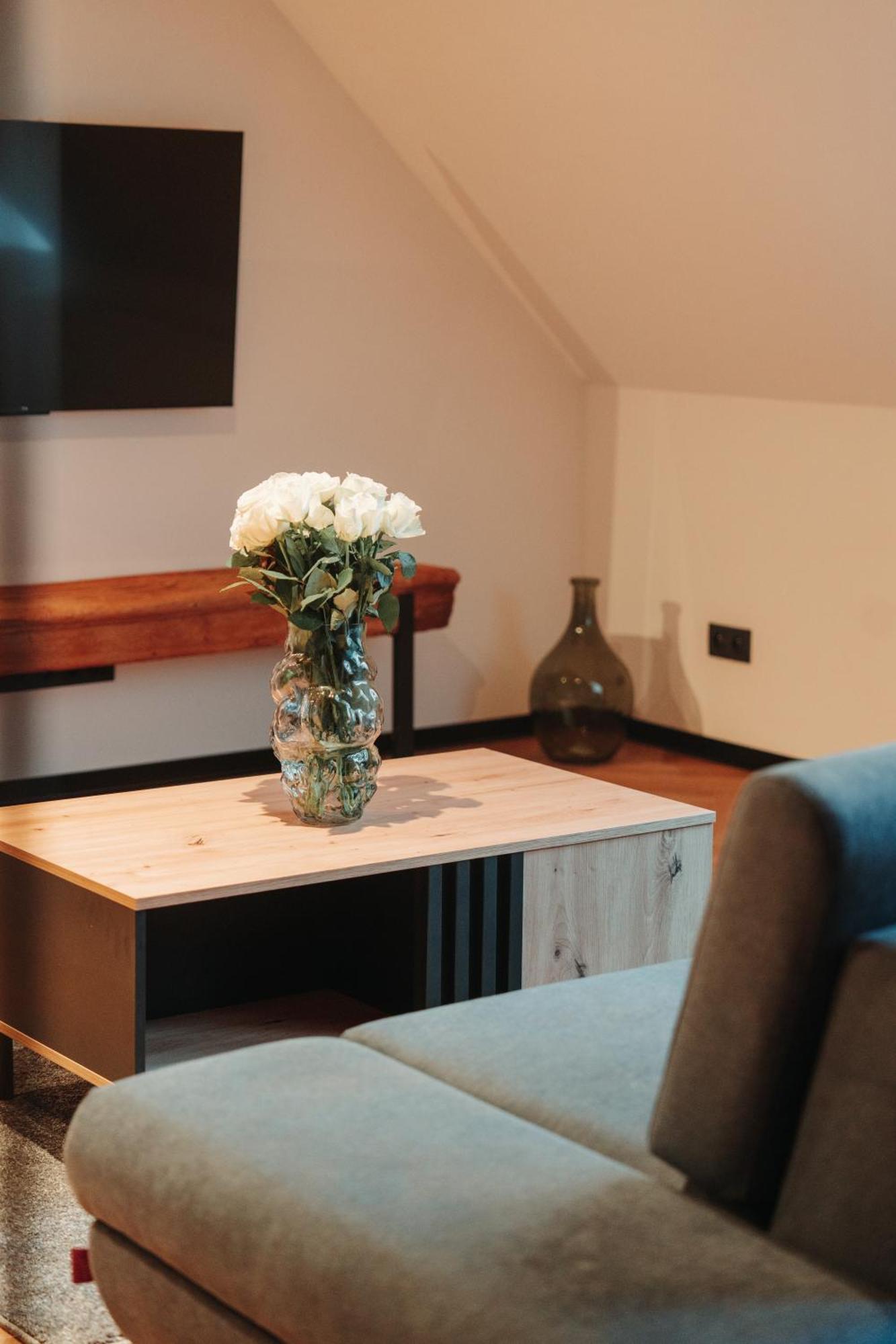 Hviezdoslavova Apartments, Trnava Centre, Parking Available מראה חיצוני תמונה