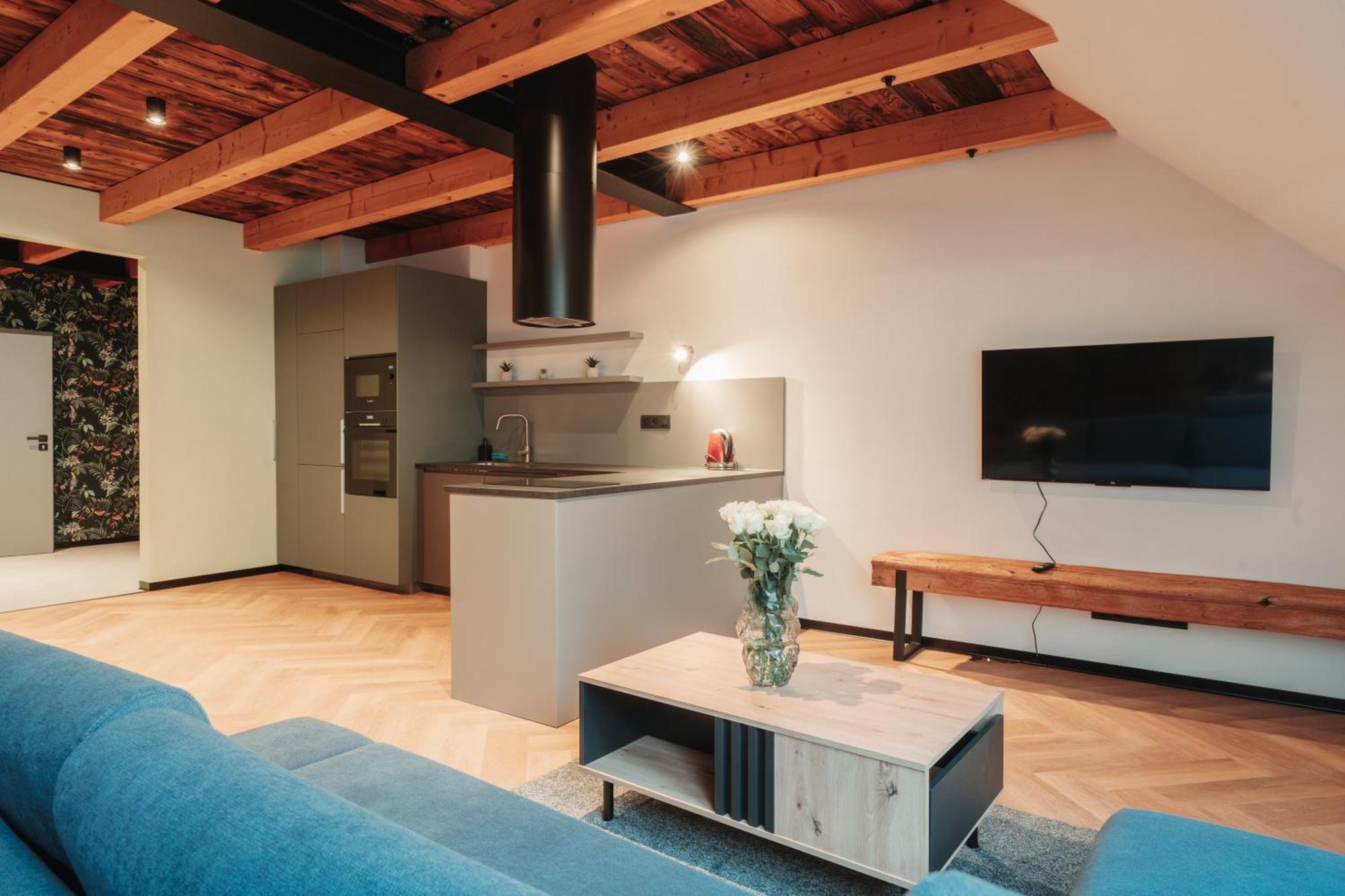 Hviezdoslavova Apartments, Trnava Centre, Parking Available מראה חיצוני תמונה
