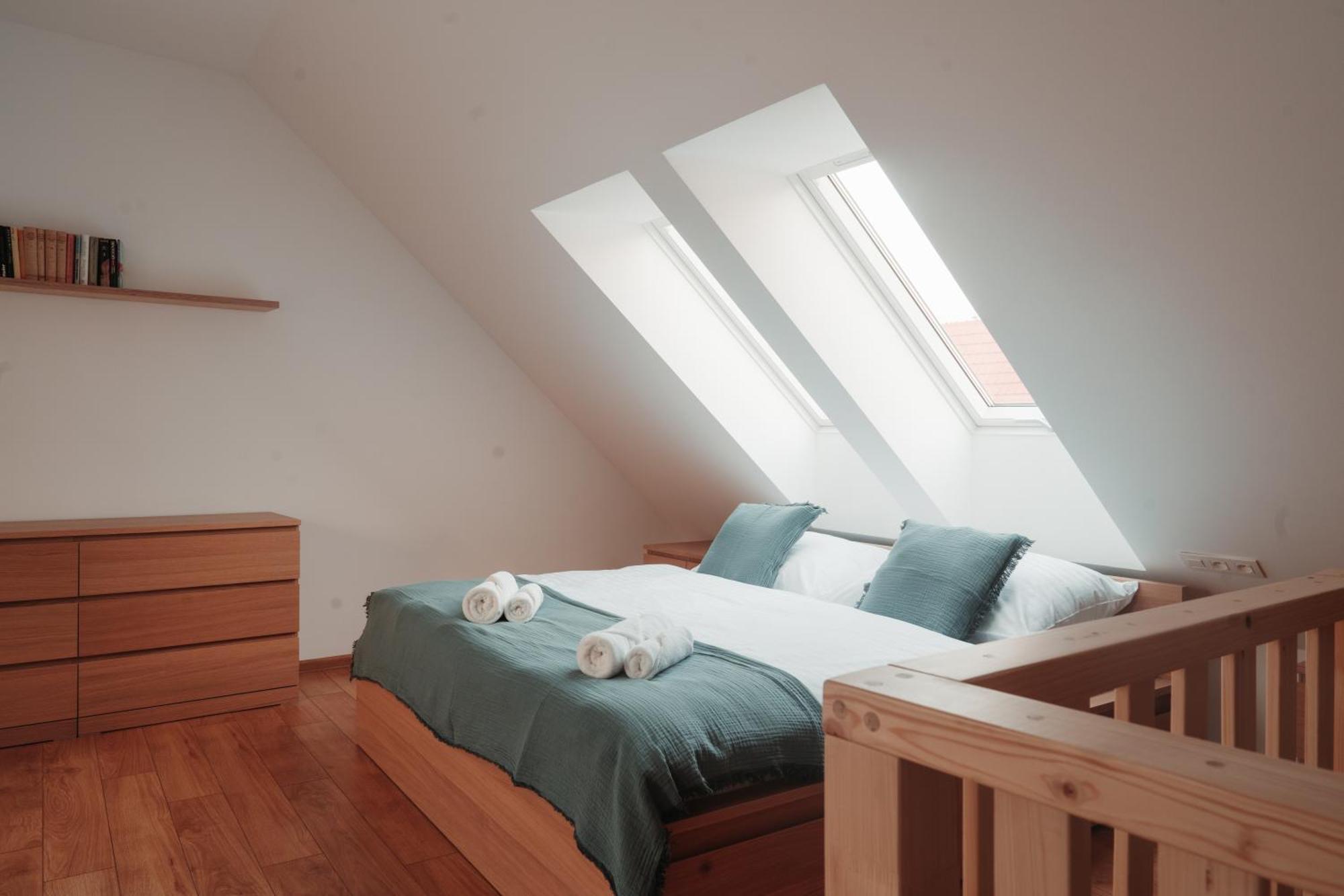 Hviezdoslavova Apartments, Trnava Centre, Parking Available מראה חיצוני תמונה