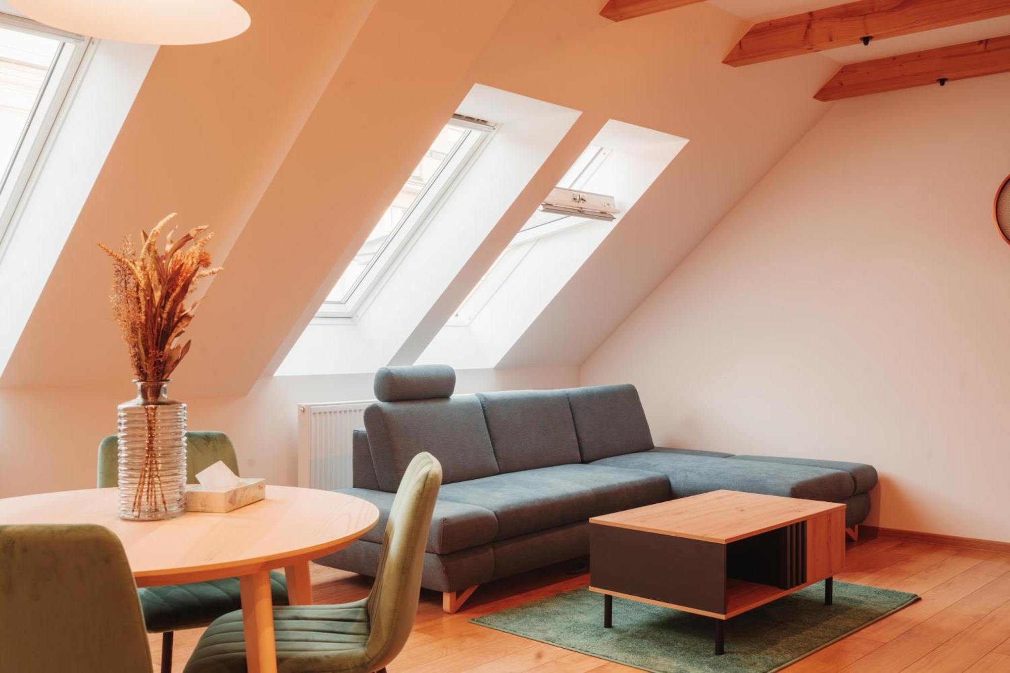 Hviezdoslavova Apartments, Trnava Centre, Parking Available מראה חיצוני תמונה
