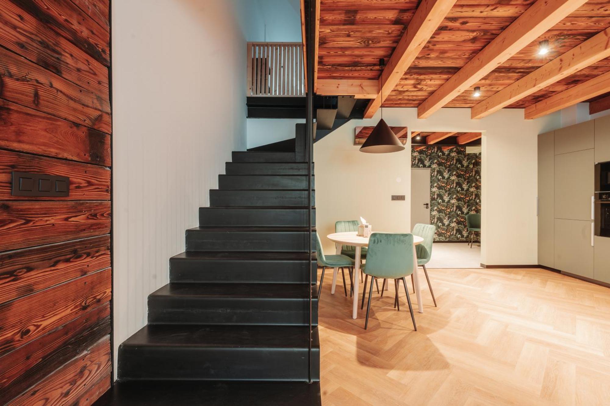Hviezdoslavova Apartments, Trnava Centre, Parking Available מראה חיצוני תמונה