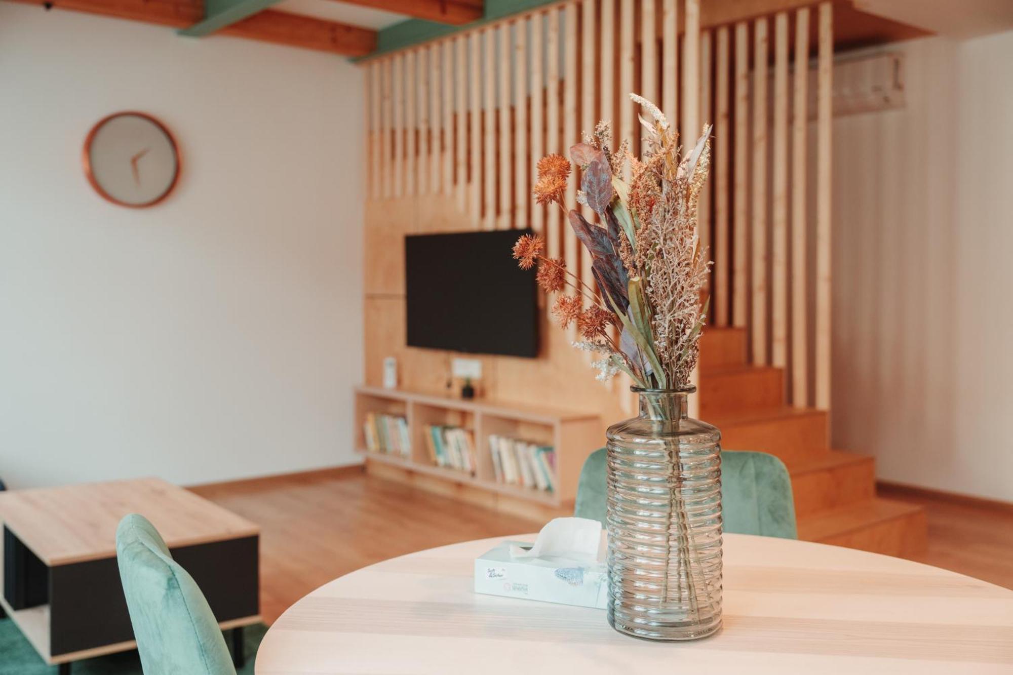 Hviezdoslavova Apartments, Trnava Centre, Parking Available מראה חיצוני תמונה