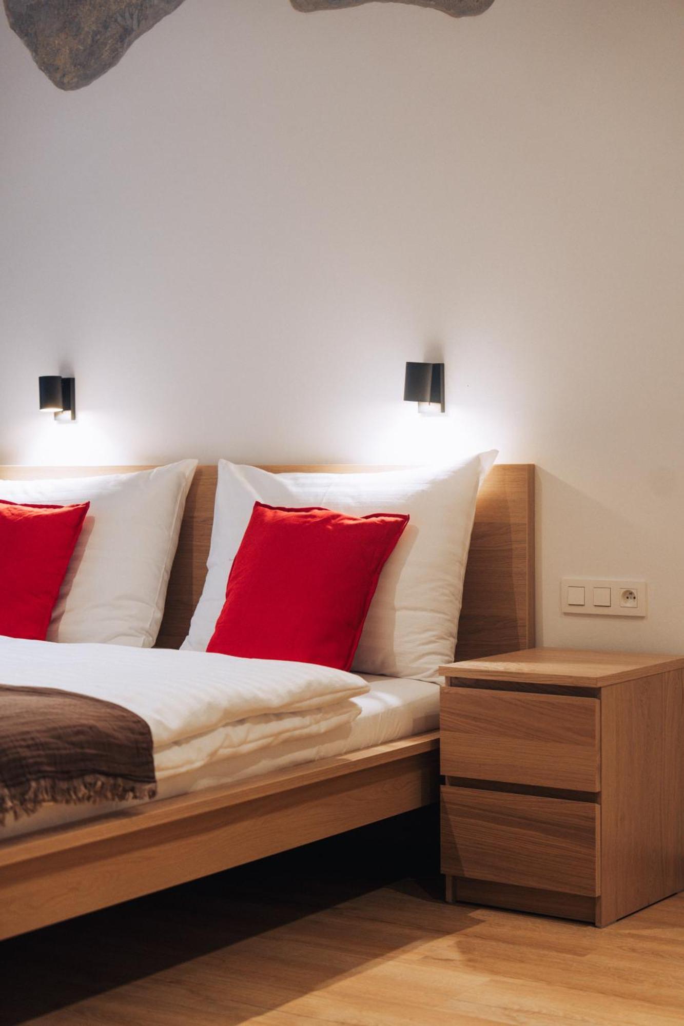 Hviezdoslavova Apartments, Trnava Centre, Parking Available מראה חיצוני תמונה