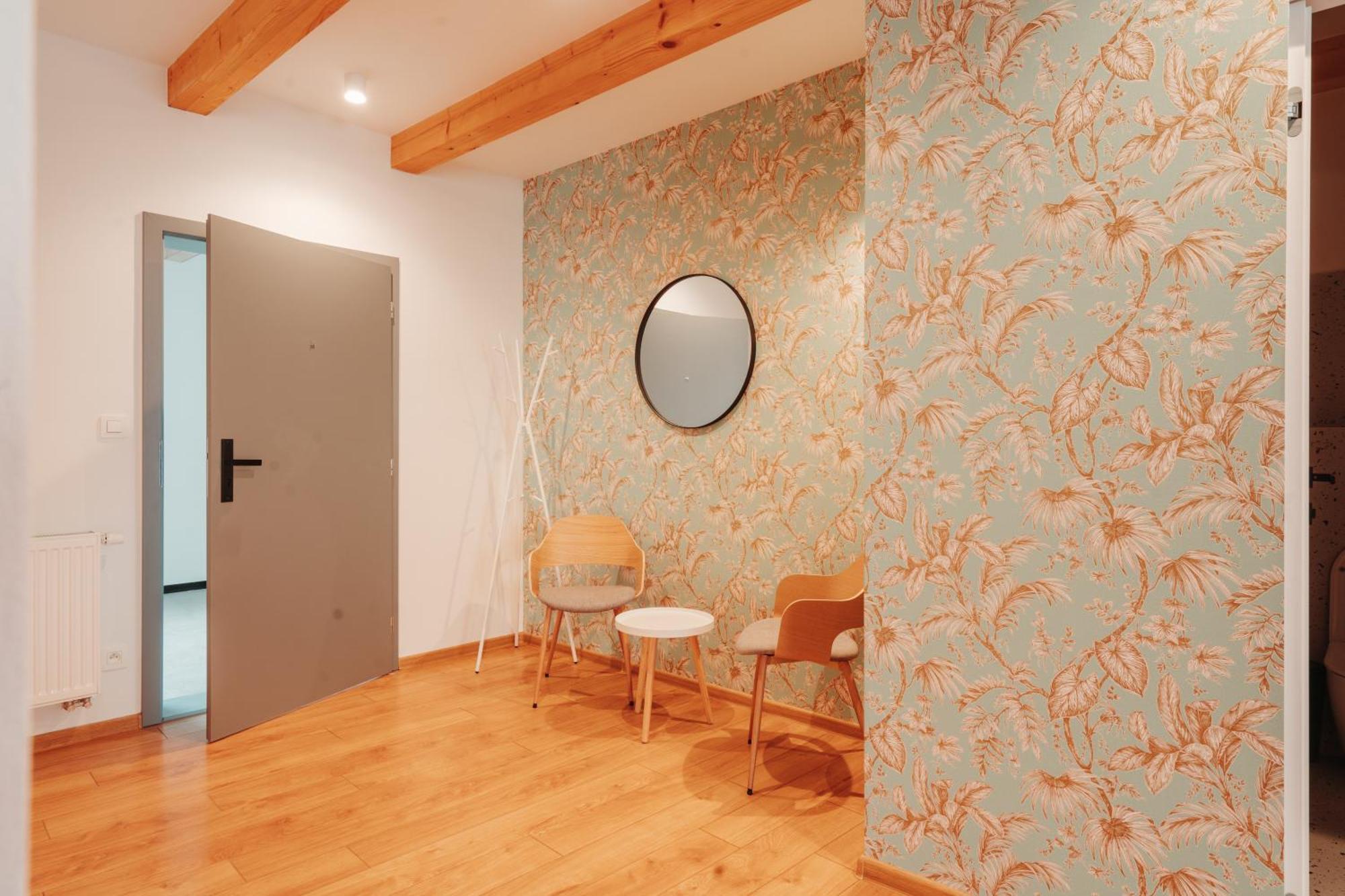 Hviezdoslavova Apartments, Trnava Centre, Parking Available מראה חיצוני תמונה