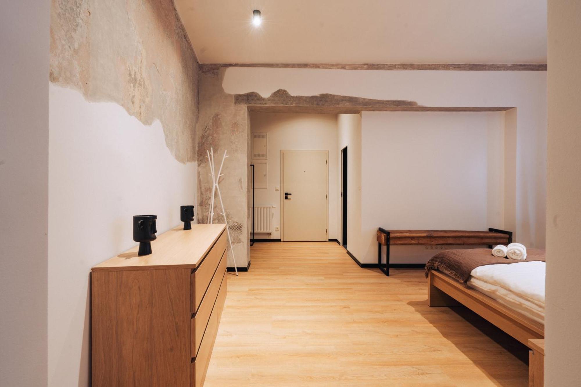 Hviezdoslavova Apartments, Trnava Centre, Parking Available מראה חיצוני תמונה