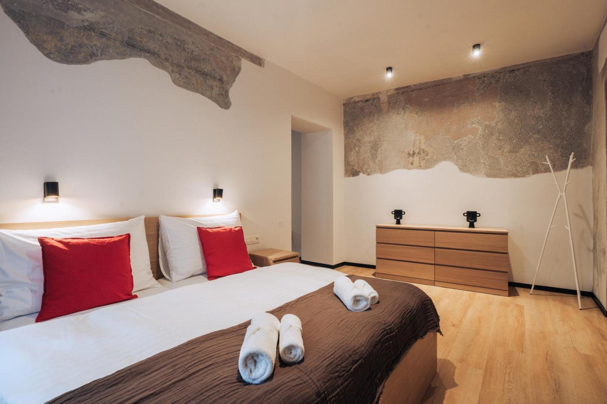 Hviezdoslavova Apartments, Trnava Centre, Parking Available מראה חיצוני תמונה